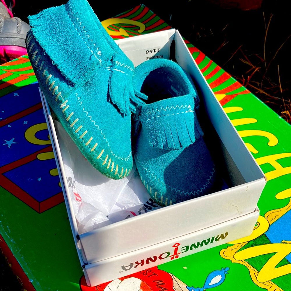 Minnetonka size 2 infant booties. Baby blue. Used, no tears or other damage.